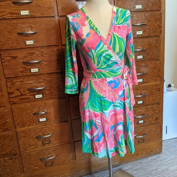 Lilly Pulitzer Dresses & Skirts - lilly pulitzer long sleeve wrap dress